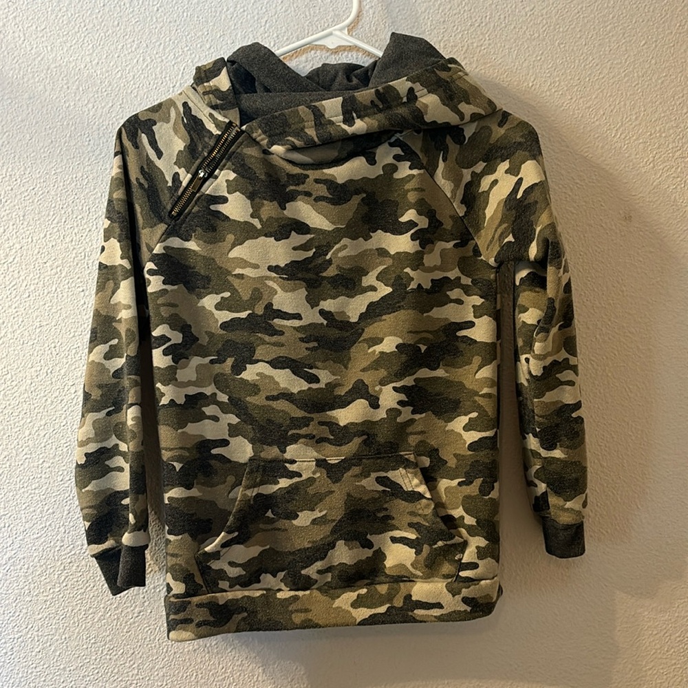 & camo double hooded sweatshirt size large